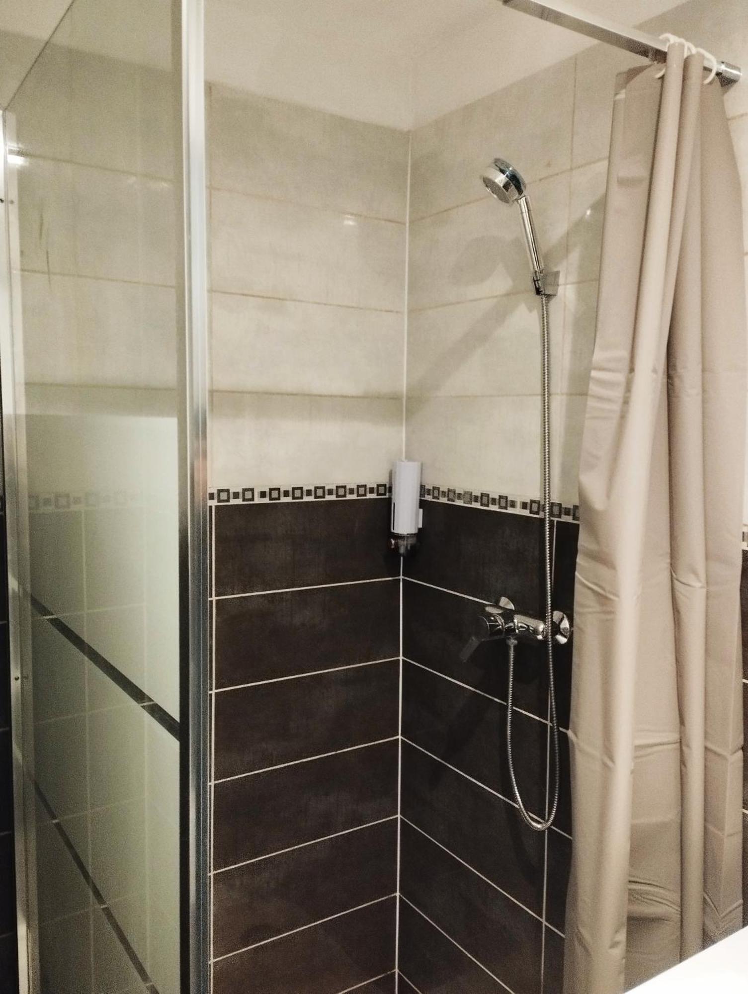 Appartement Avec Cour Plein Centre Foix Ngoại thất bức ảnh
